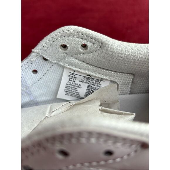 Brand New Nike Men’s White Air Jordan 1 Retro Low OG Sneaker Shoes Size 7 - Picture 8 of 9